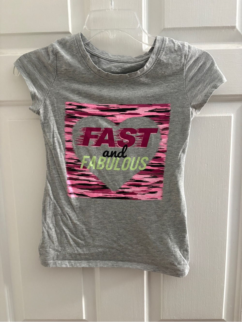 Everlast Girls' Gray Tee with Pink Heart Graphic